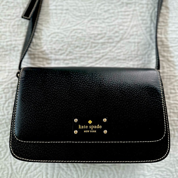 Kate Spade crossbody, used just couple of times - Picture 1 of 3